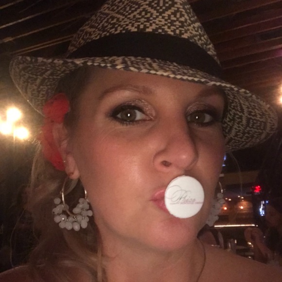 Meet your Posher, Trisley - Picture 2 of 8